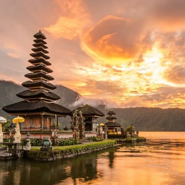 Elevate Your Travel Experience - 28圈